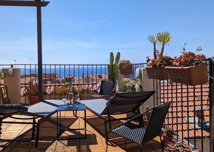 Le Chateau - The Most Beautiful Sight In Old Town, Private Terrace
